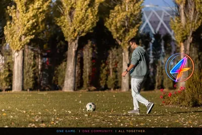 City, Forest e Liverpool su Elliot Anderson