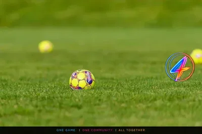 Leeds e Aston Villa puntano sul portiere Suzuki per 30 milioni