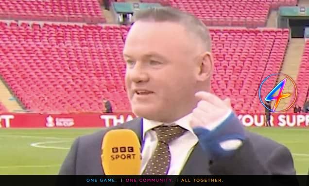 Wayne Rooney Explains Cast After Freak Accident on Everton Pitch