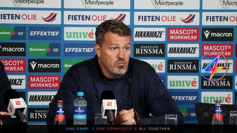 Ajax coach Oscar Garcia condemns lack of respect after 0-0 draw