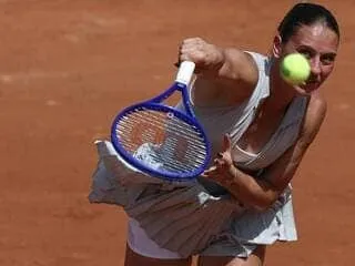 Marta Kostyuk emotionally moved after missile strike near parents' home