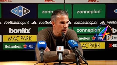 Van Persie dankt Bond voor Anis Hadj Moussa na 2-0 overwinning