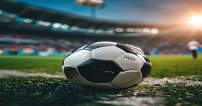 Lens écrase Lyon 4-0, assure sa place en barrages de la Ligue des champions