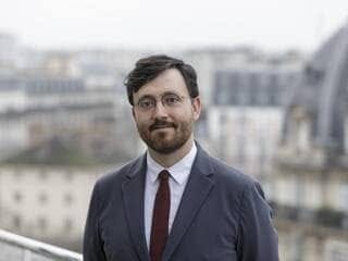 Maxime Saada, dirigeant de Canal+, promet de ne plus soutenir les signataires anti‑Bolloré