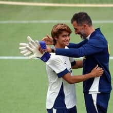 Mora espera la convocatoria al Mundial y ofrece su amuleto a Martínez