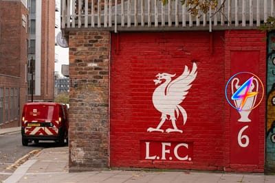 Liverpool negotiate €25m right-back deal