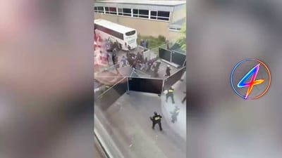 Police intervene after Ajax‑Groningen match as fans attack fences