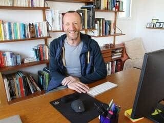 Mikael Bodlore-Penlaez creates 100 Breton terms for rain